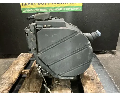 PETERBILT 587 DEF Tank