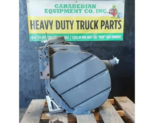 PETERBILT 587 DEF Tank