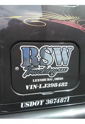 PETERBILT 587 DOOR, COMPARTMENT