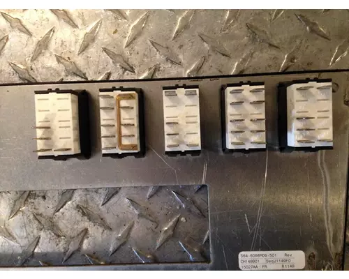 PETERBILT 587 Dash  Console Switch