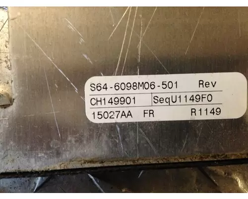 PETERBILT 587 Dash  Console Switch