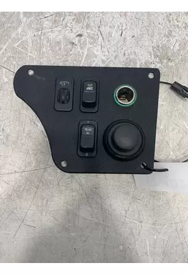 PETERBILT 587 Dash / Console Switch
