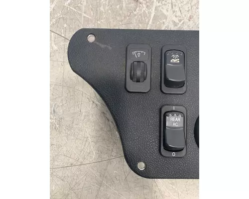 PETERBILT 587 Dash  Console Switch