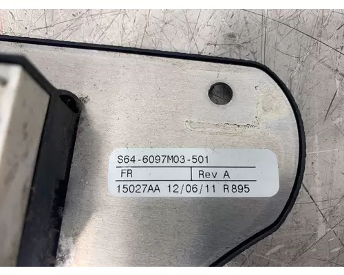 PETERBILT 587 Dash  Console Switch