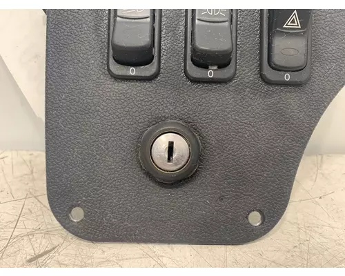 PETERBILT 587 Dash  Console Switch