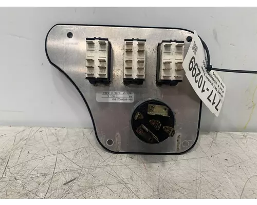 PETERBILT 587 Dash  Console Switch