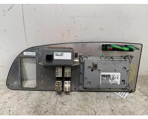 PETERBILT 587 Dash  Console Switch