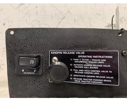 PETERBILT 587 Dash  Console Switch