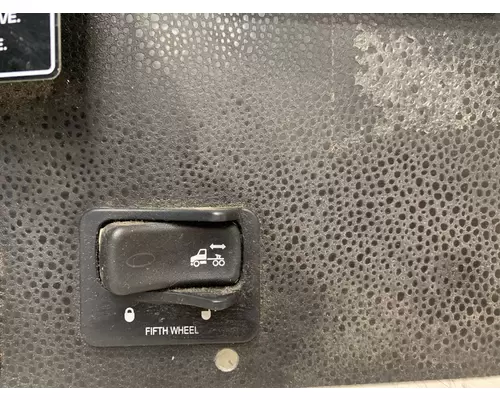 PETERBILT 587 Dash  Console Switch