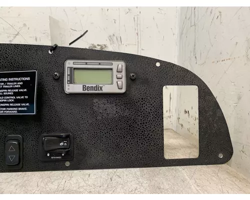 PETERBILT 587 Dash  Console Switch