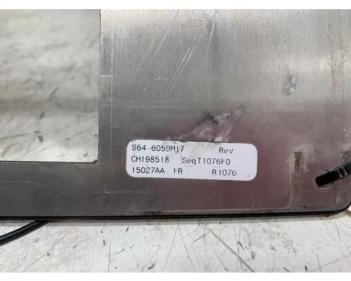 PETERBILT 587 Dash  Console Switch