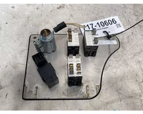 PETERBILT 587 Dash  Console Switch