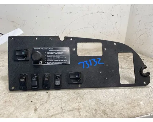 PETERBILT 587 Dash  Console Switch