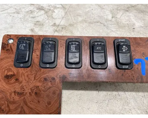PETERBILT 587 Dash  Console Switch