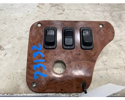 PETERBILT 587 Dash  Console Switch