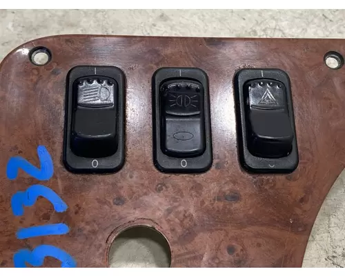 PETERBILT 587 Dash  Console Switch