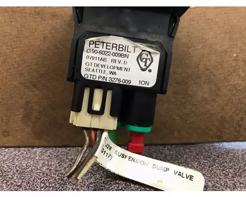 PETERBILT 587 DashConsole Switch