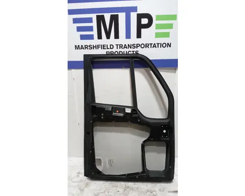 PETERBILT 587 Door Assembly, Front