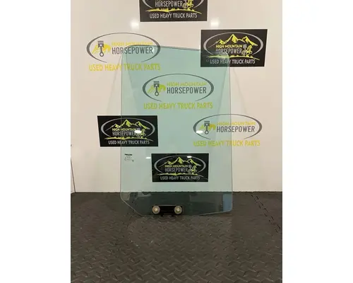 PETERBILT 587 Door Glass, Front