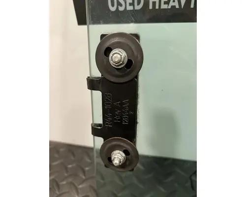 PETERBILT 587 Door Glass, Front