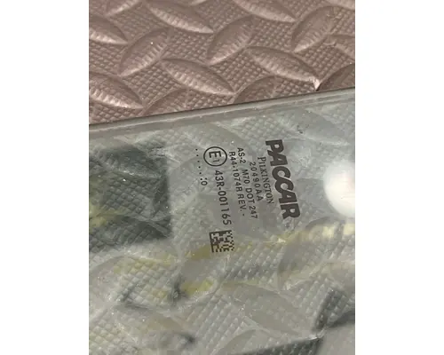 PETERBILT 587 Door Glass, Front