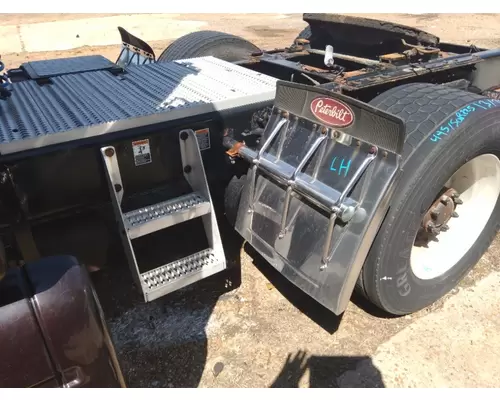 PETERBILT 587 FENDER, QUARTERHALF REAR