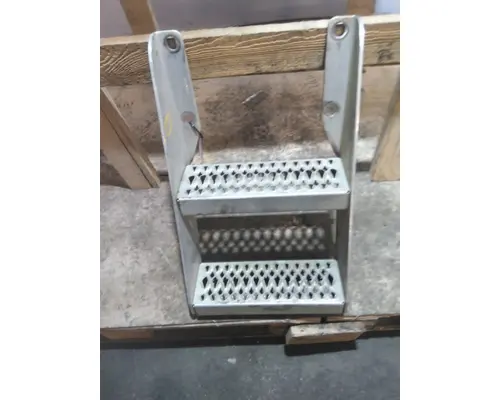 PETERBILT 587 FRAME STEP