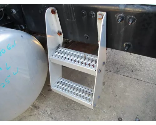 PETERBILT 587 FRAME STEP