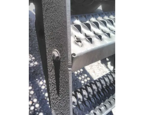 PETERBILT 587 FRAME STEP