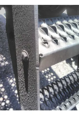 PETERBILT 587 FRAME STEP