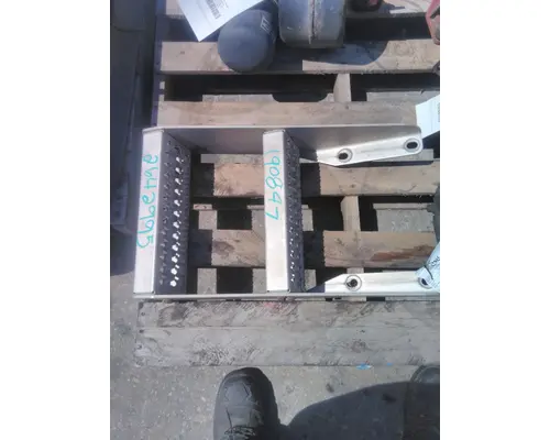 PETERBILT 587 FRAME STEP