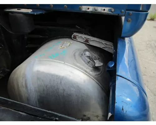 PETERBILT 587 FUEL TANK