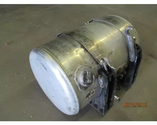 PETERBILT 587 FUEL TANK