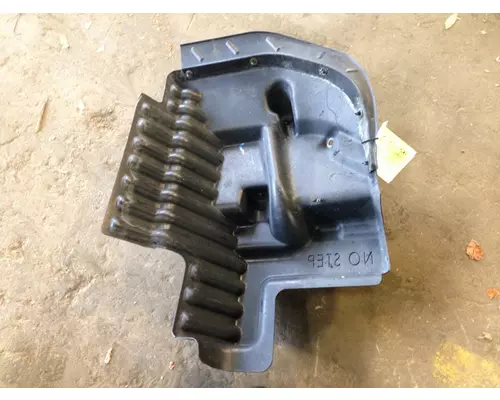 PETERBILT 587 Fender Extension