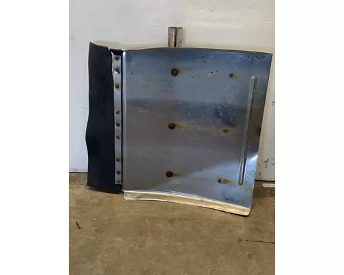 PETERBILT 587 Fender Extension