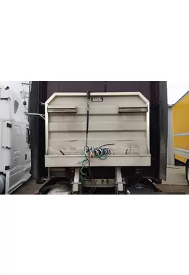 PETERBILT 587 HEADACHE RACK