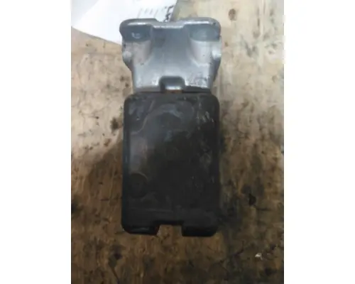 PETERBILT 587 HOOD BRACKET