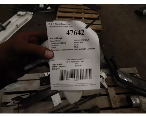 PETERBILT 587 Hood Hinge