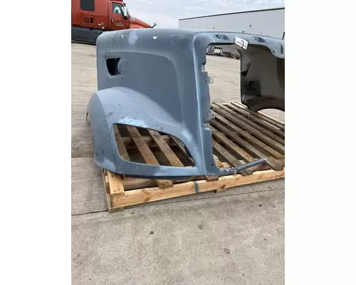 PETERBILT 587 Hood