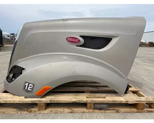 PETERBILT 587 Hood