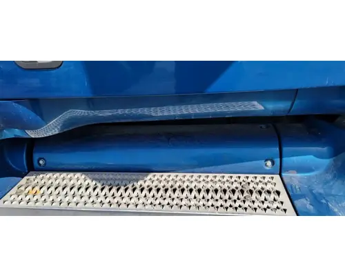 PETERBILT 587 Kick Panel, Exterior