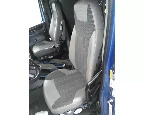 PETERBILT 587 SEAT, FRONT