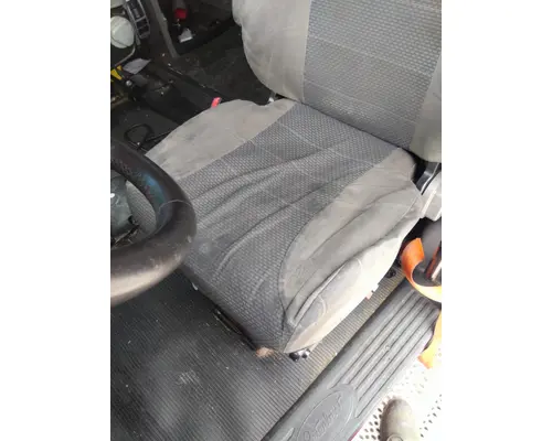 PETERBILT 587 SEAT, FRONT