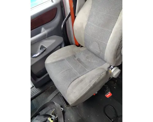 PETERBILT 587 SEAT, FRONT