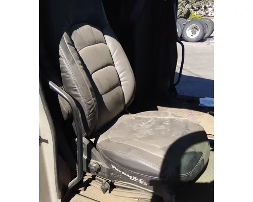 PETERBILT 587 SEAT, FRONT