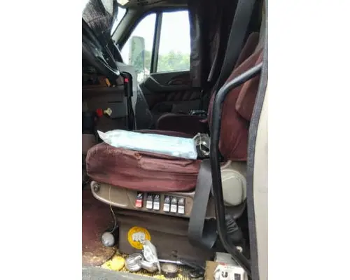PETERBILT 587 SEAT, FRONT