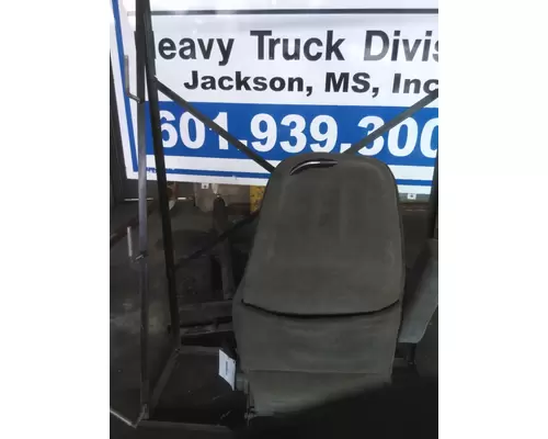 PETERBILT 587 SEAT, FRONT