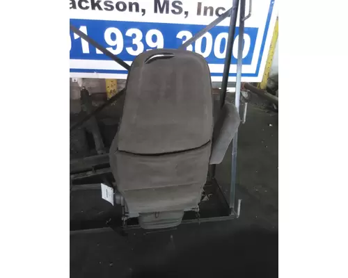 PETERBILT 587 SEAT, FRONT