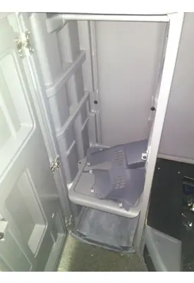 PETERBILT 587 SLEEPER CLOSET