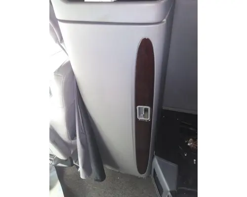 PETERBILT 587 SLEEPER CLOSET